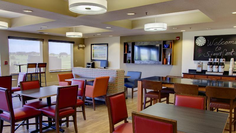 Holiday Inn Express & Suites Sioux Center By Ihg Екстериор снимка
